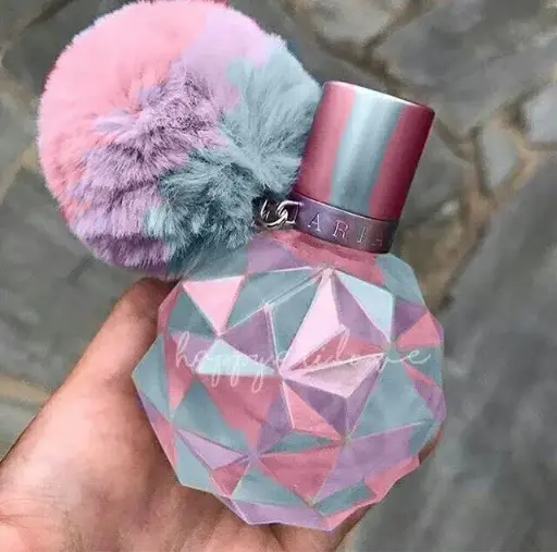 عطر اريانا قراندي للنساء